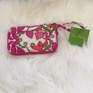 Vera Bradley All in one Wristlet NWT “Lilli Bell”